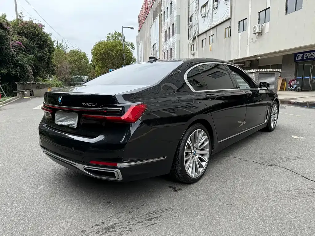 BMW 7 Series 2022 из CN, фото 8