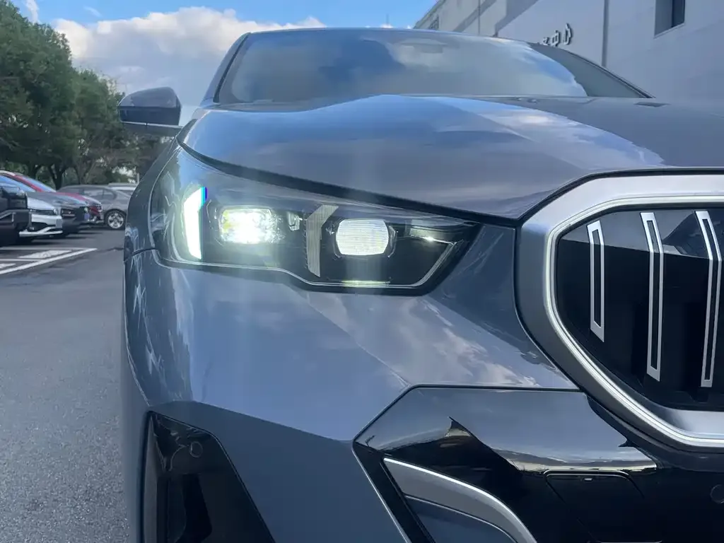 BMW 5 Series 2024 из CN, фото 10