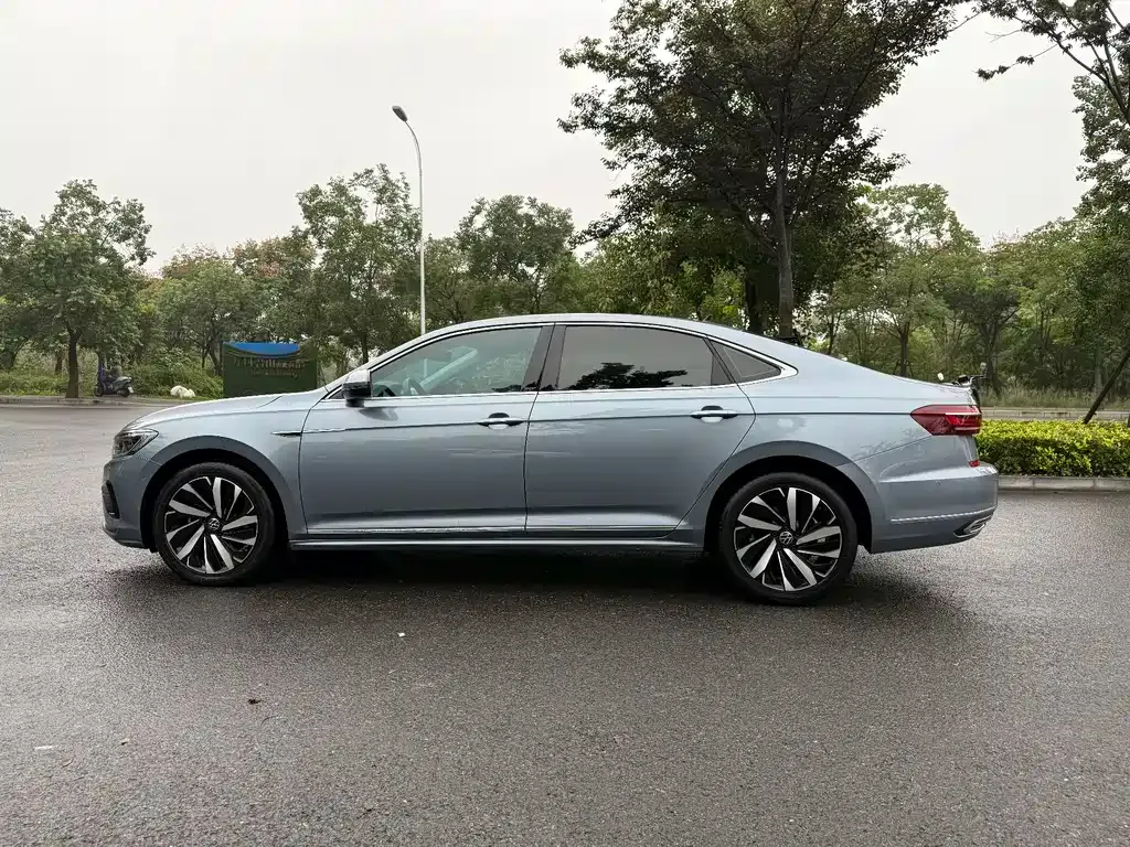 Volkswagen Passat 2023 из CN, фото 7
