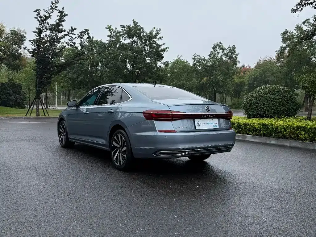 Volkswagen Passat 2023 из CN, фото 8