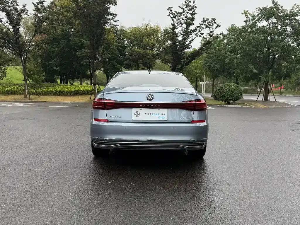 Volkswagen Passat 2023 из CN, фото 9
