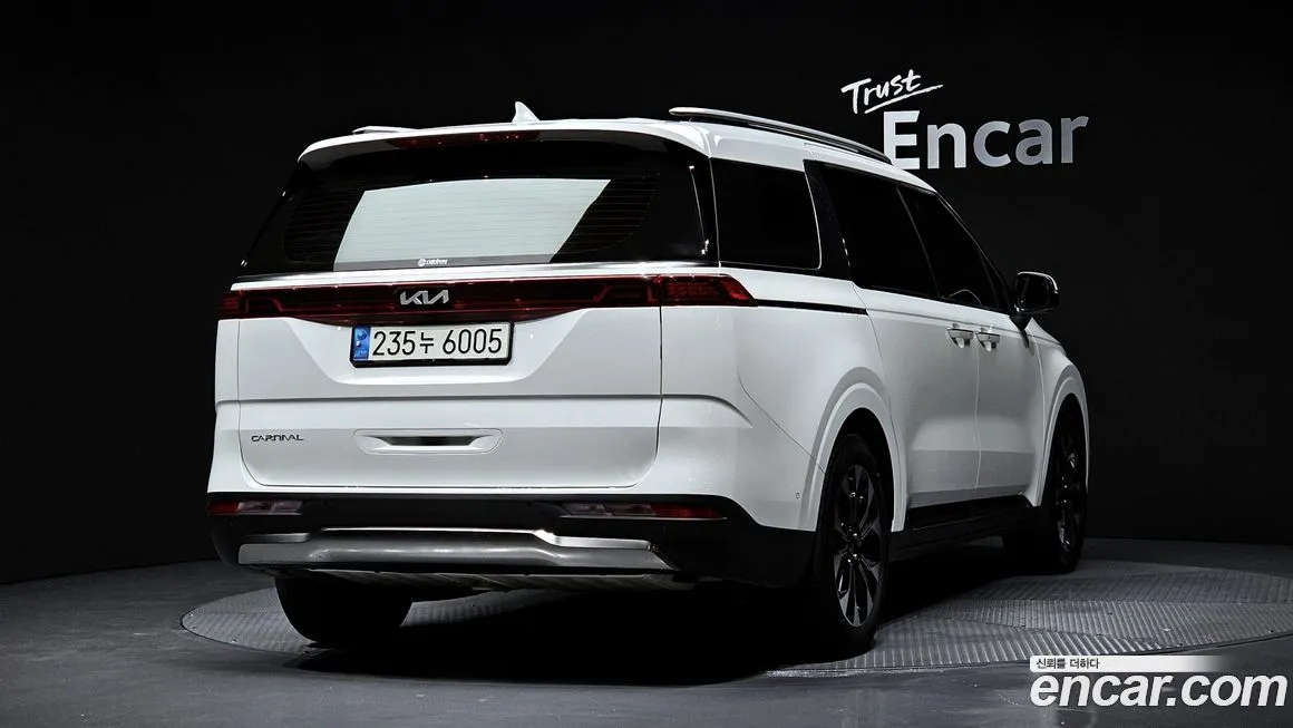 Kia Carnival — фото 2