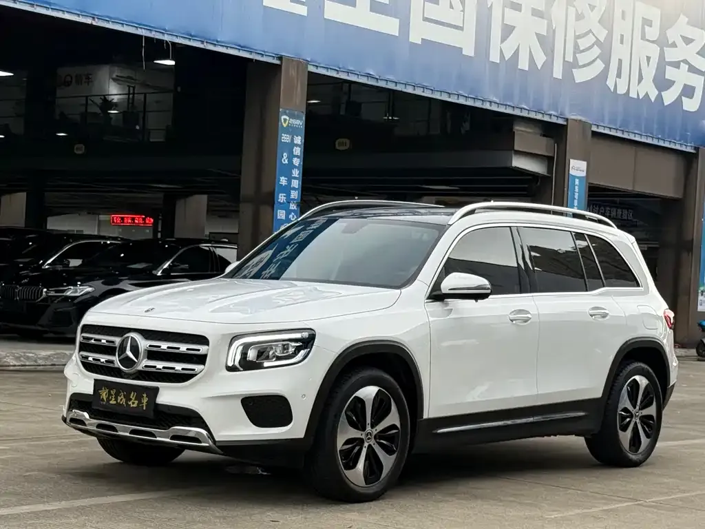Mercedes-Benz GLB — фото 2
