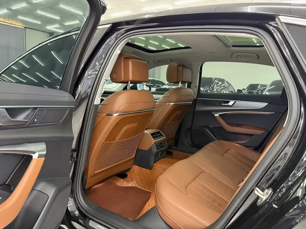 Audi A6L 2021 из CN, фото 5