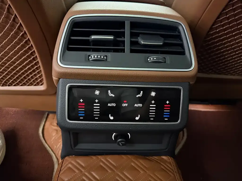 Audi A6L 2021 из CN, фото 6