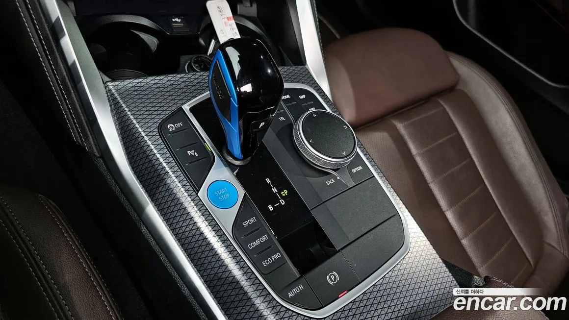 BMW i4 — фото 9
