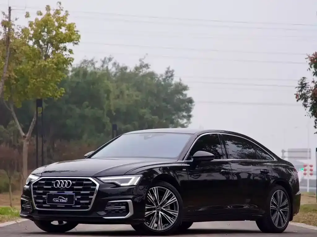 Audi A6L — фото 1