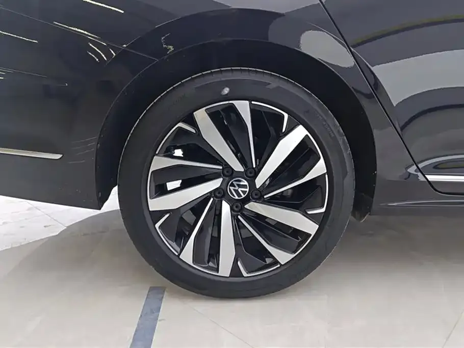Volkswagen Passat 2023 из CN, фото 6