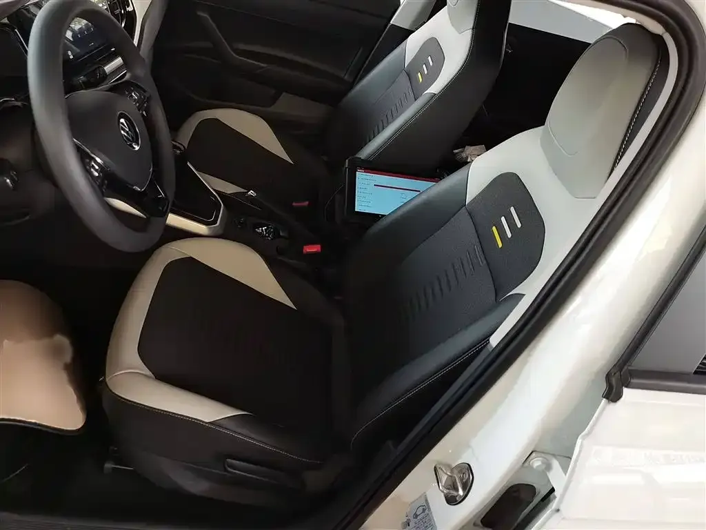 Volkswagen Polo 2023 из CN, фото 8