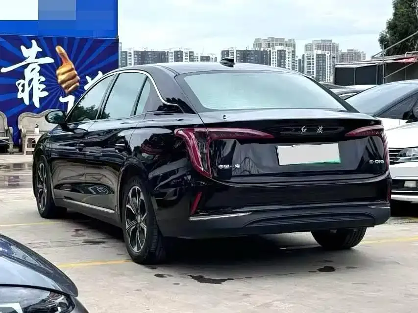 Hongqi E-QM5 — фото 7