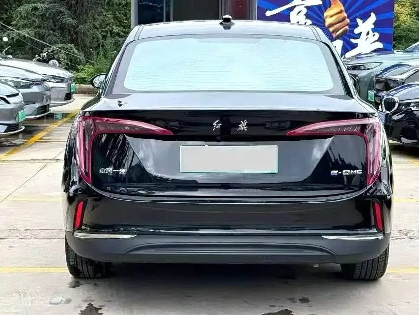 Hongqi E-QM5 — фото 8
