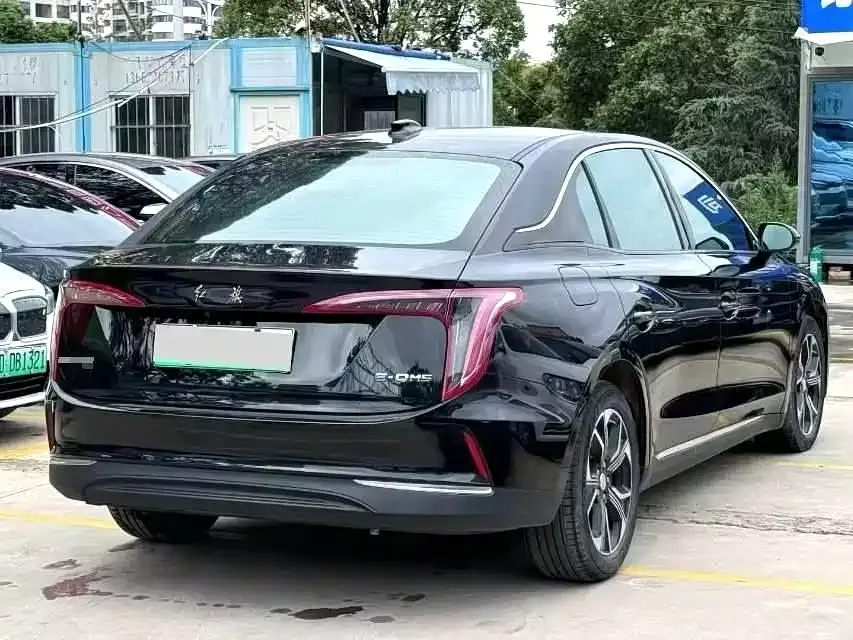 Hongqi E-QM5 — фото 9