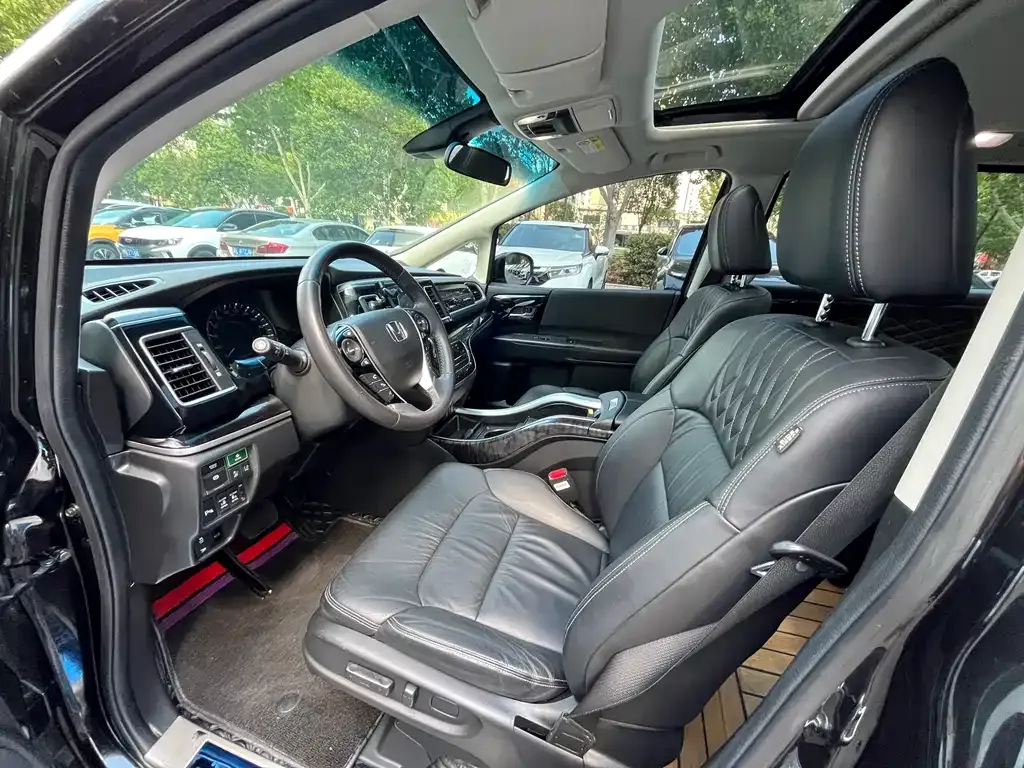 Honda Elysion 2021 из CN, фото 5