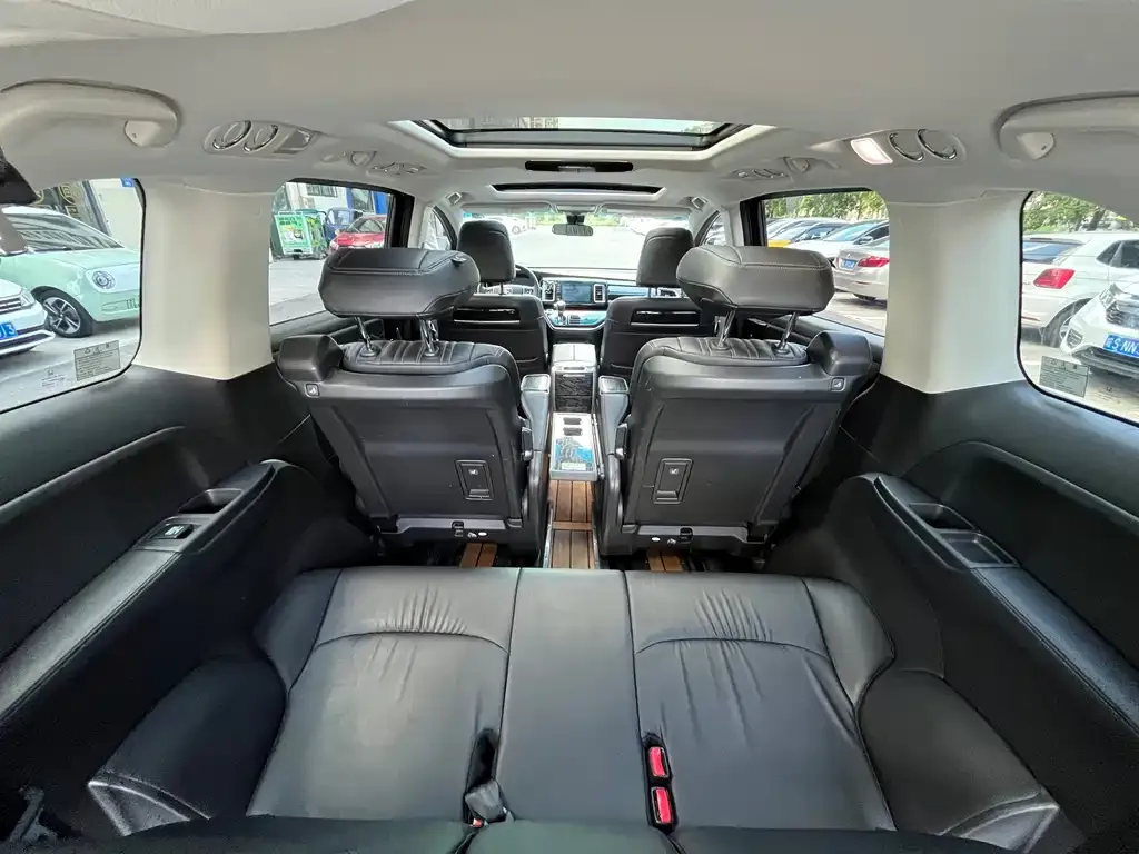Honda Elysion 2021 из CN, фото 7