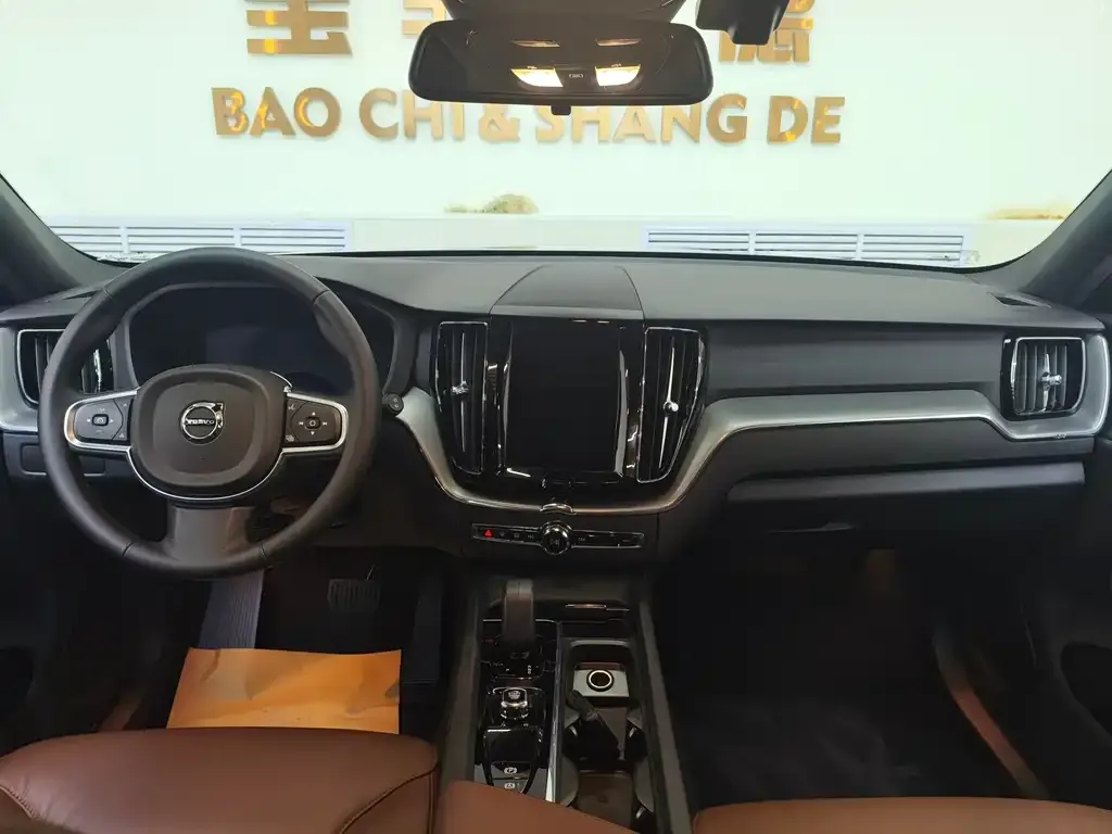 Volvo XC60 2023 из CN, фото 7