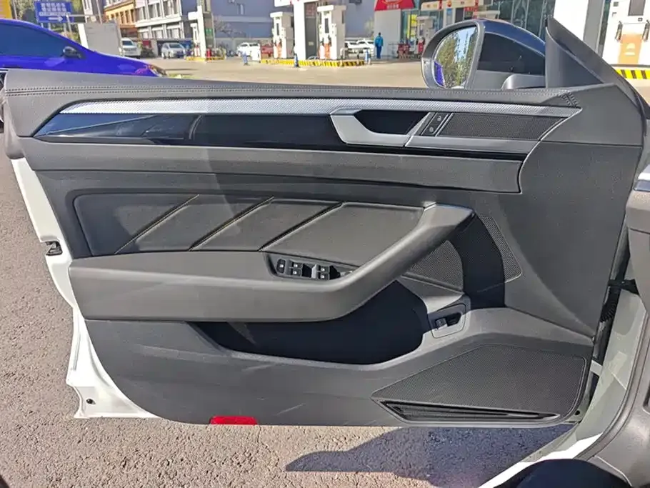 Volkswagen CC 2024 из CN, фото 7