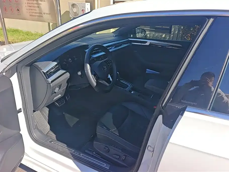 Volkswagen CC 2024 из CN, фото 9