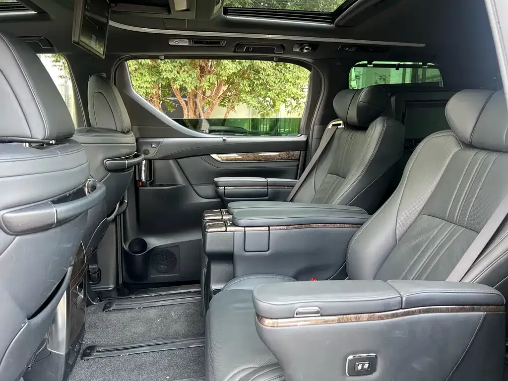 Toyota Alphard 2021 из CN, фото 3