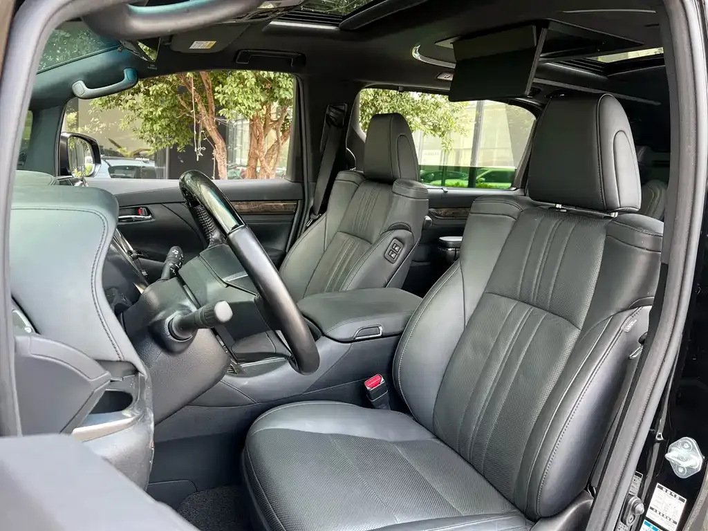 Toyota Alphard 2021 из CN, фото 4