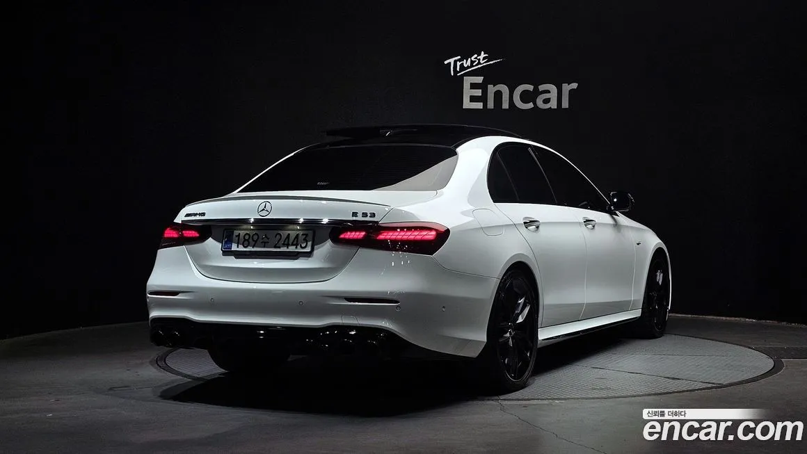 Mercedes-Benz E-Class — фото 2