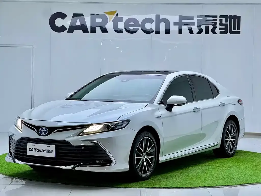Toyota Camry 2023 из CN, фото 1