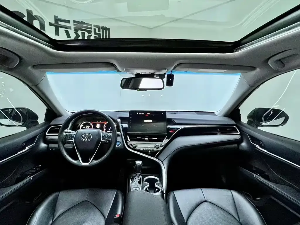 Toyota Camry 2023 из CN, фото 5