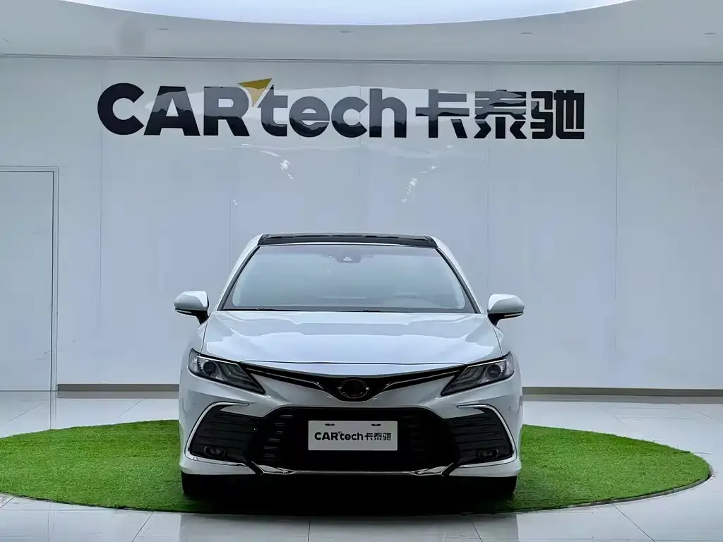 Toyota Camry 2023 из CN, фото 7