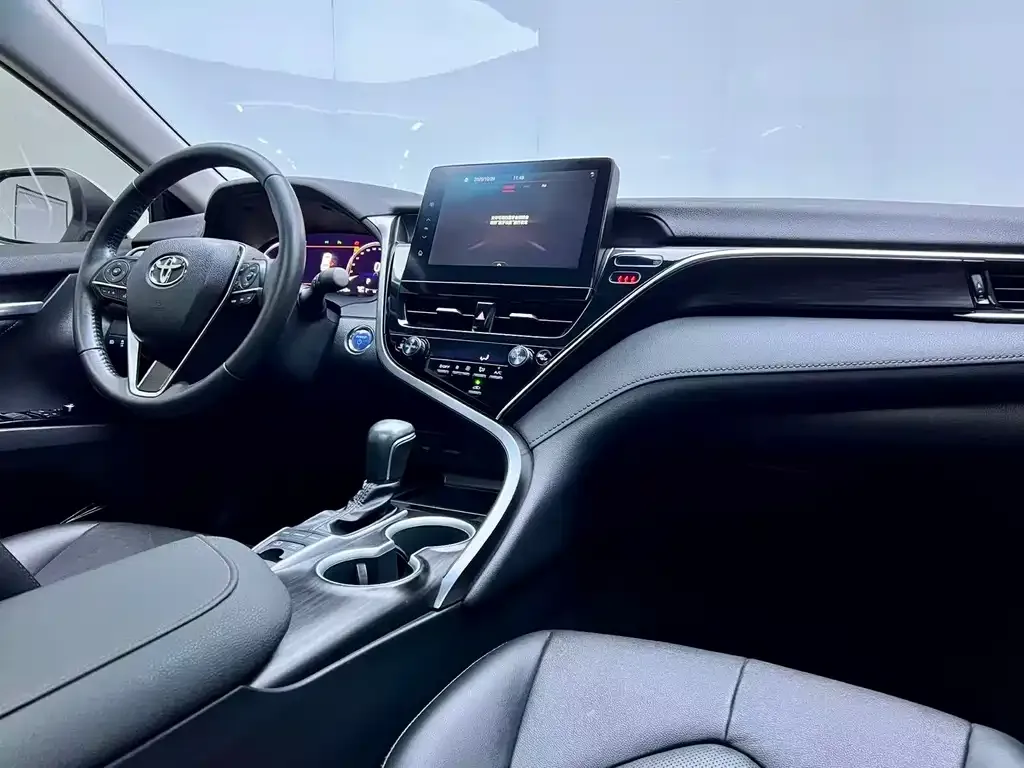 Toyota Camry 2023 из CN, фото 8