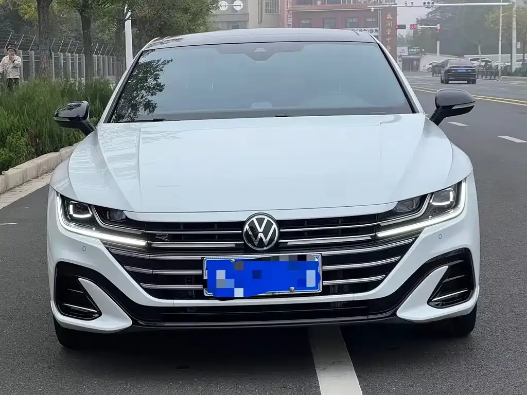 Volkswagen CC 2023 из CN, фото 4