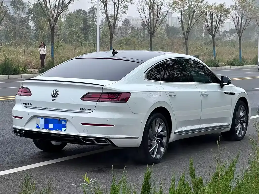 Volkswagen CC 2023 из CN, фото 6