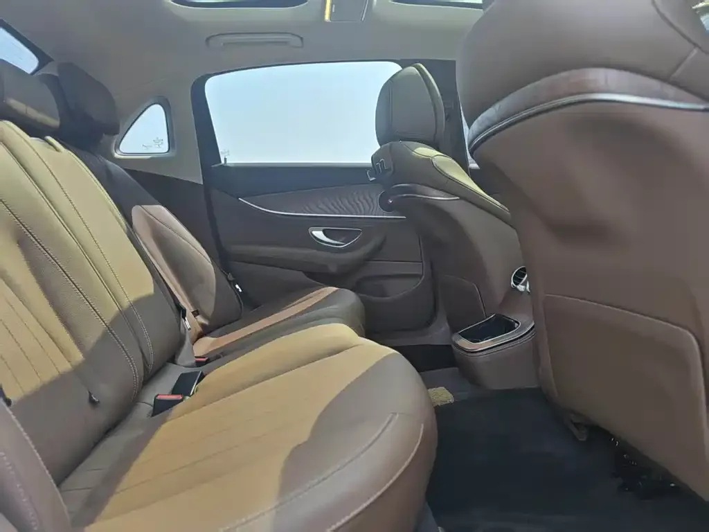 Mercedes-Benz E-Class 2023 из CN, фото 10