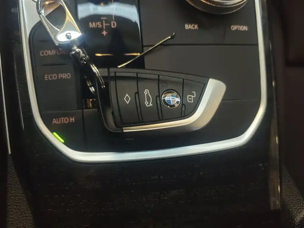 BMW 3 Series 2022 из CN, фото 9
