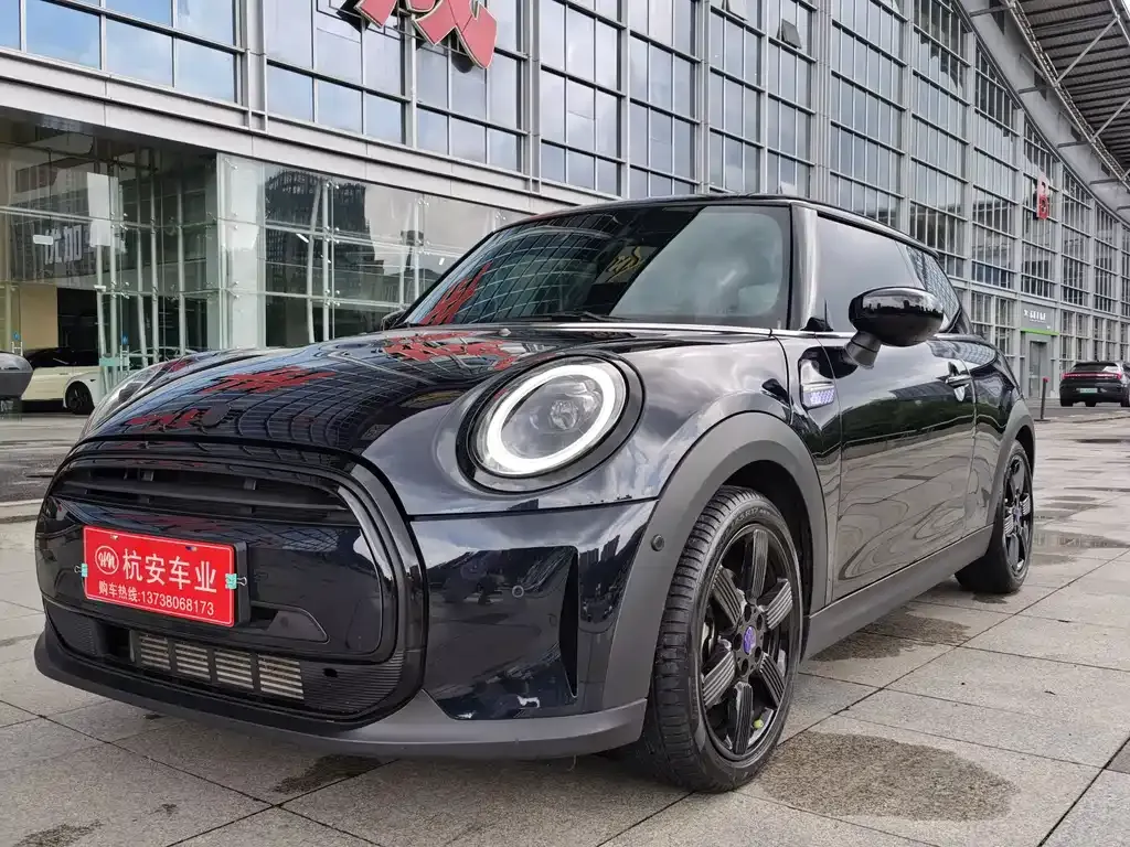 MINI Cooper (3-door) 2024 из CN, фото 1
