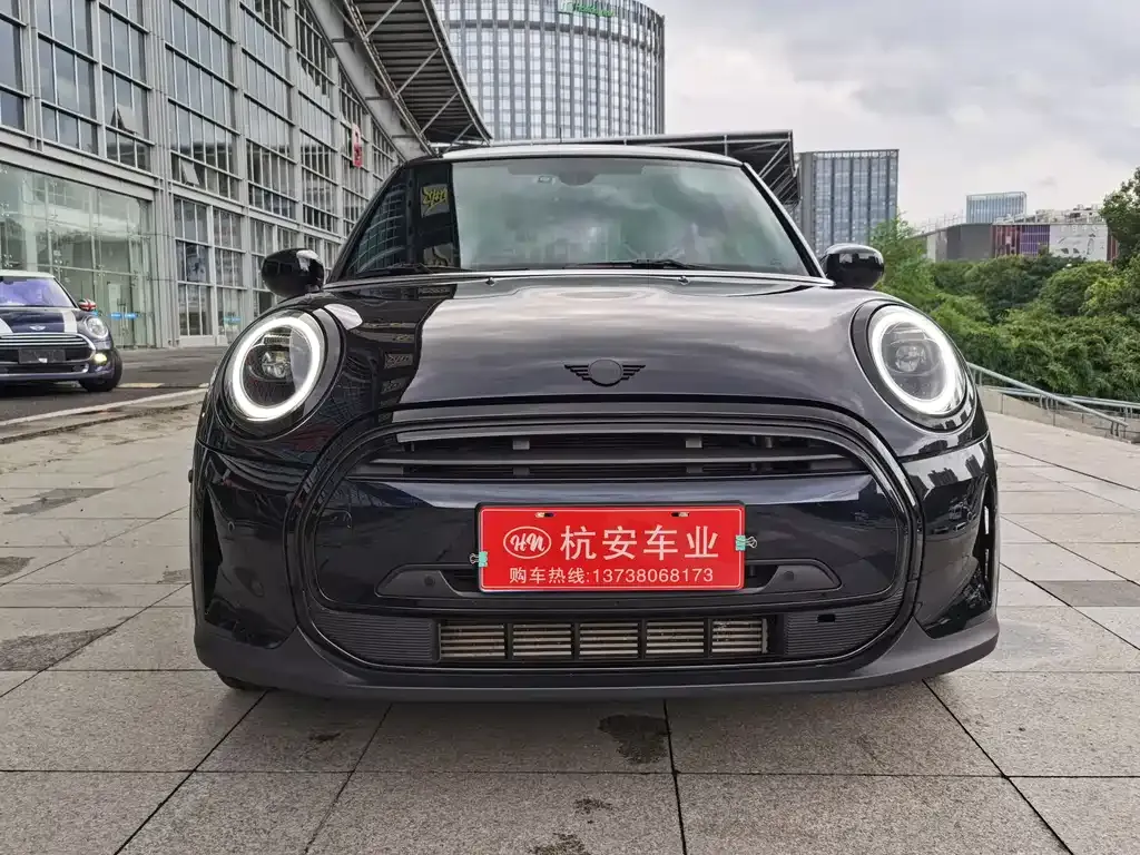 MINI Cooper (3-door) 2024 из CN, фото 2