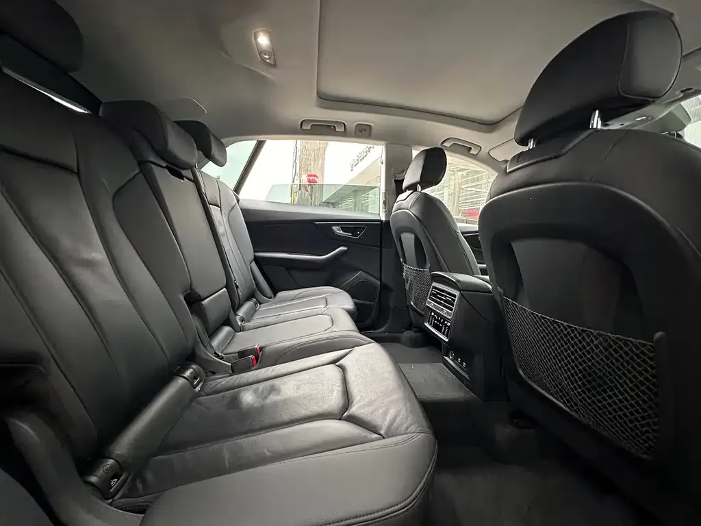 Audi Q8 2021 из CN, фото 8