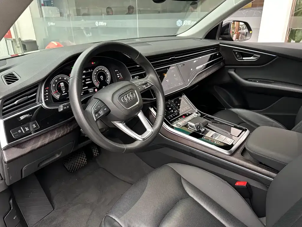 Audi Q8 2021 из CN, фото 9