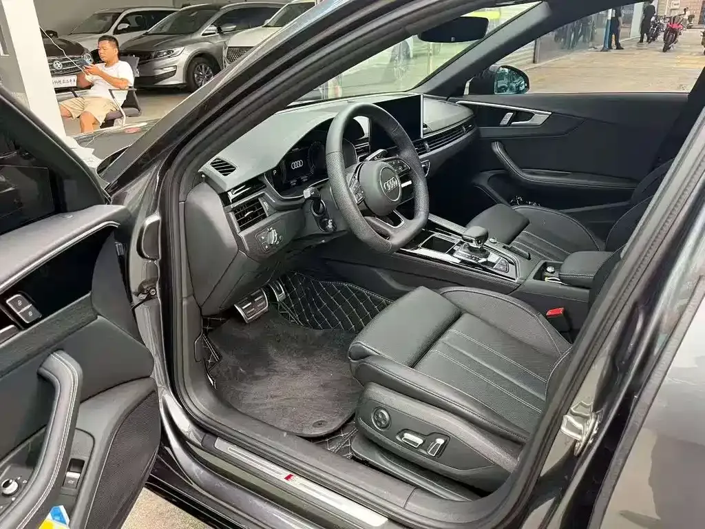 Audi A4L 2024 из CN, фото 3