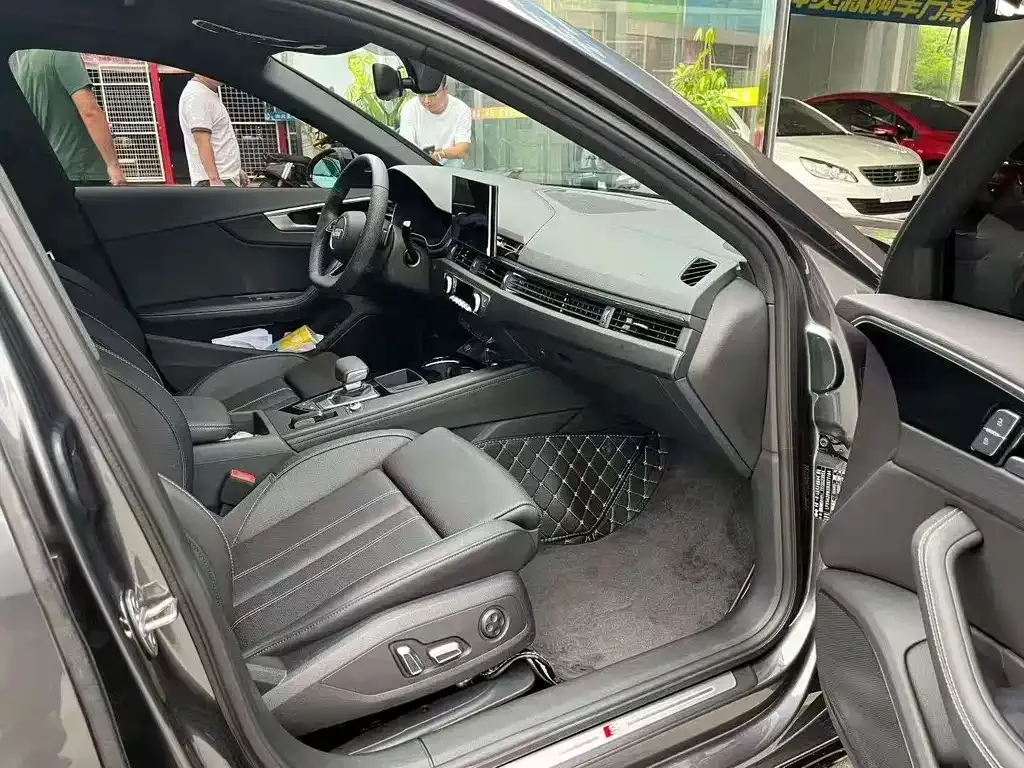 Audi A4L 2024 из CN, фото 5