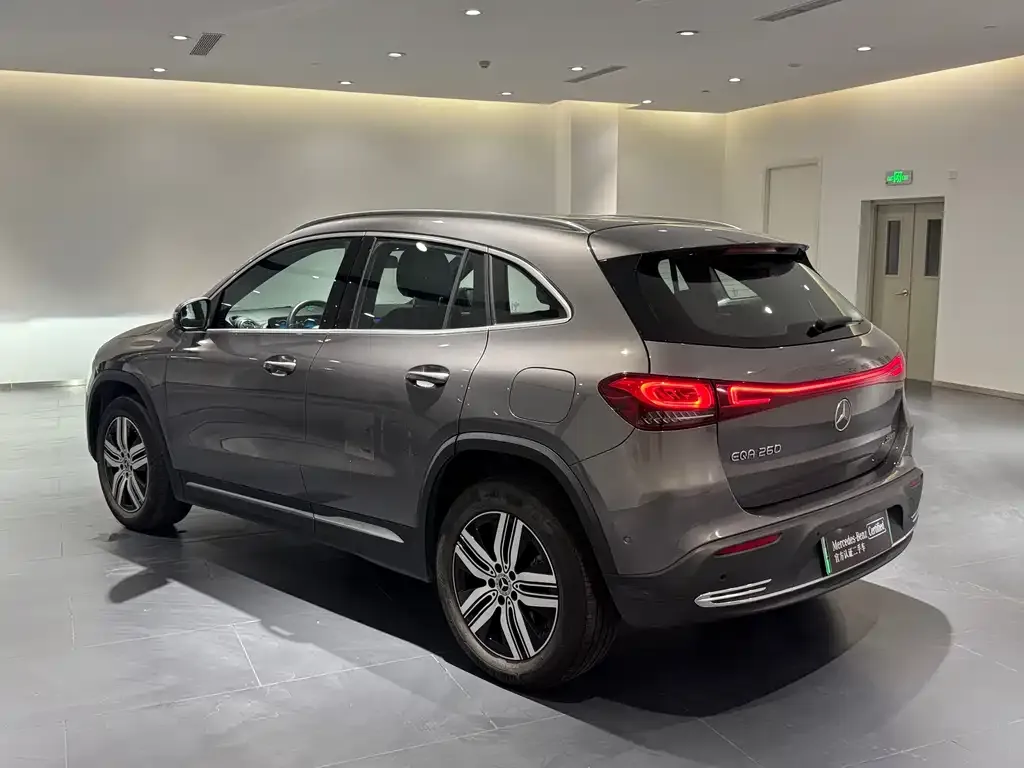 Mercedes-Benz EQA — фото 9