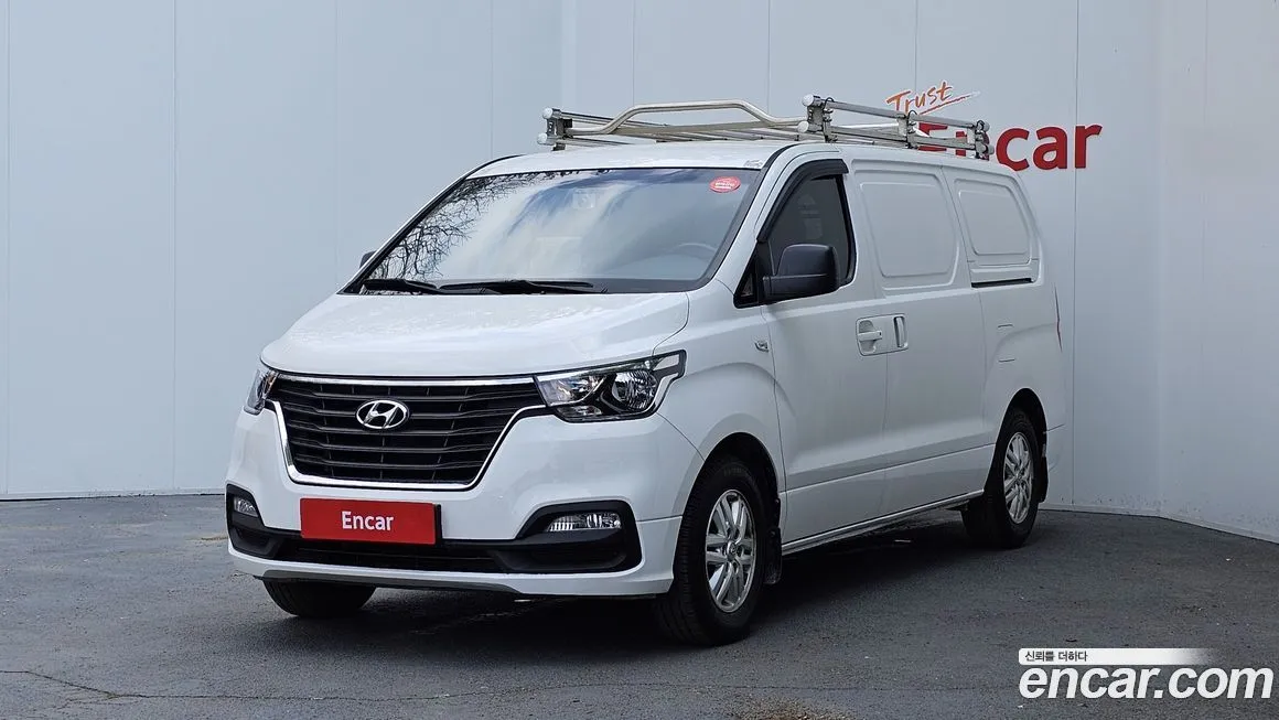 Hyundai Starex — фото 1
