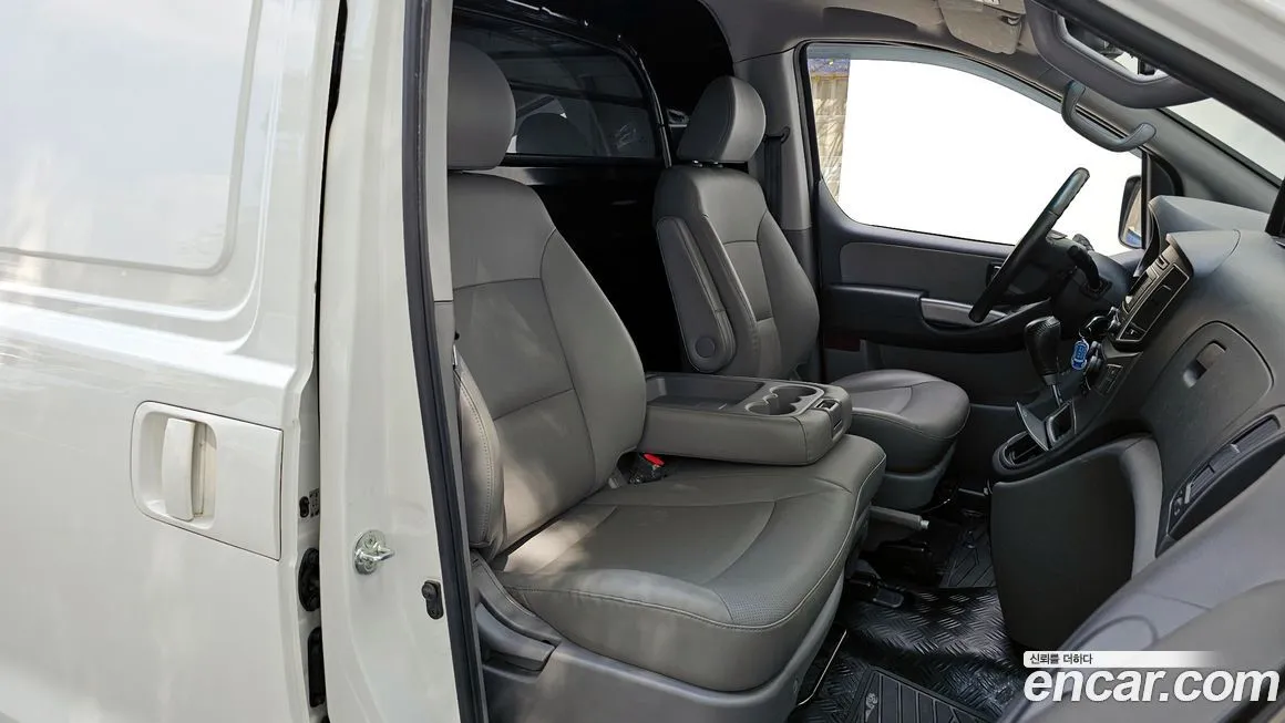 Hyundai Starex — фото 10