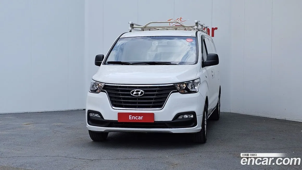 Hyundai Starex — фото 3