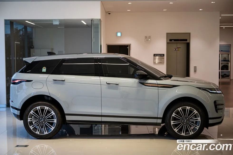 Land Rover Range Rover Evoque 2024 из KR, фото 3