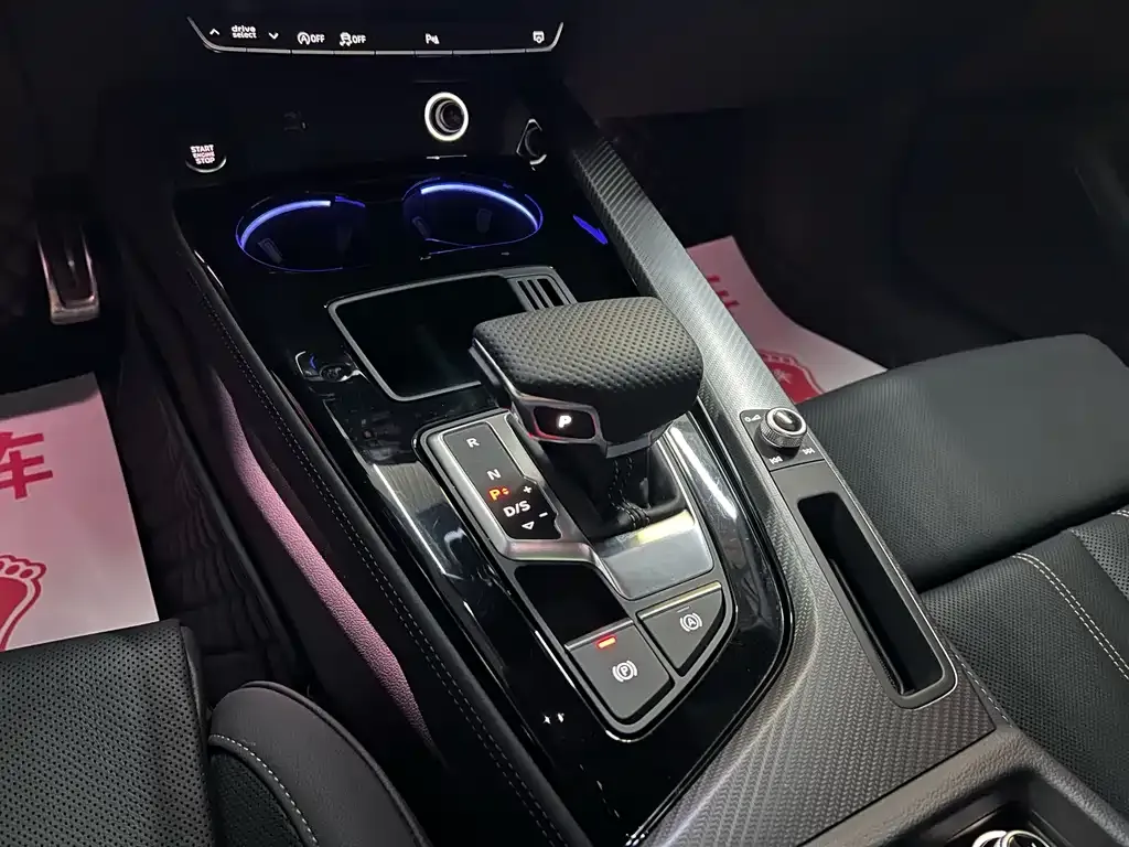 Audi A4L 2024 из CN, фото 7