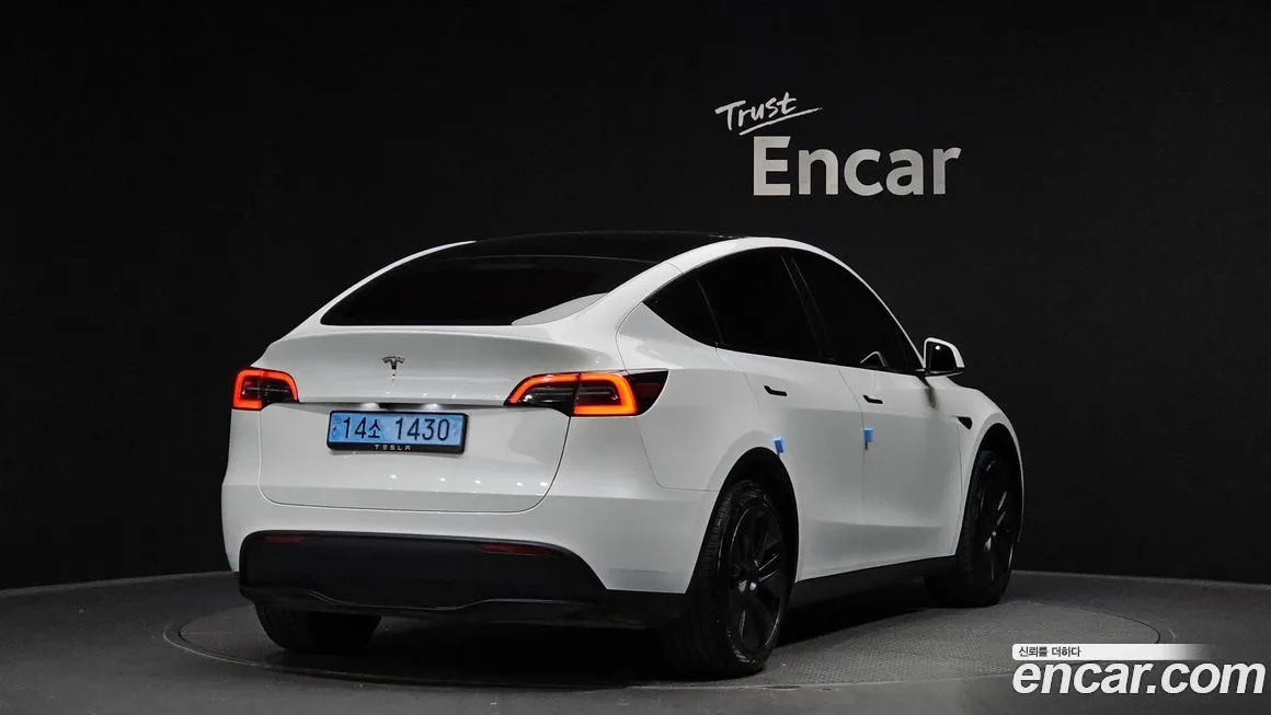 Tesla Model Y 2024 из KR, фото 2