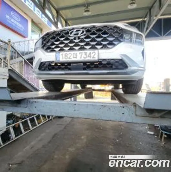 Hyundai Santafe — фото 1