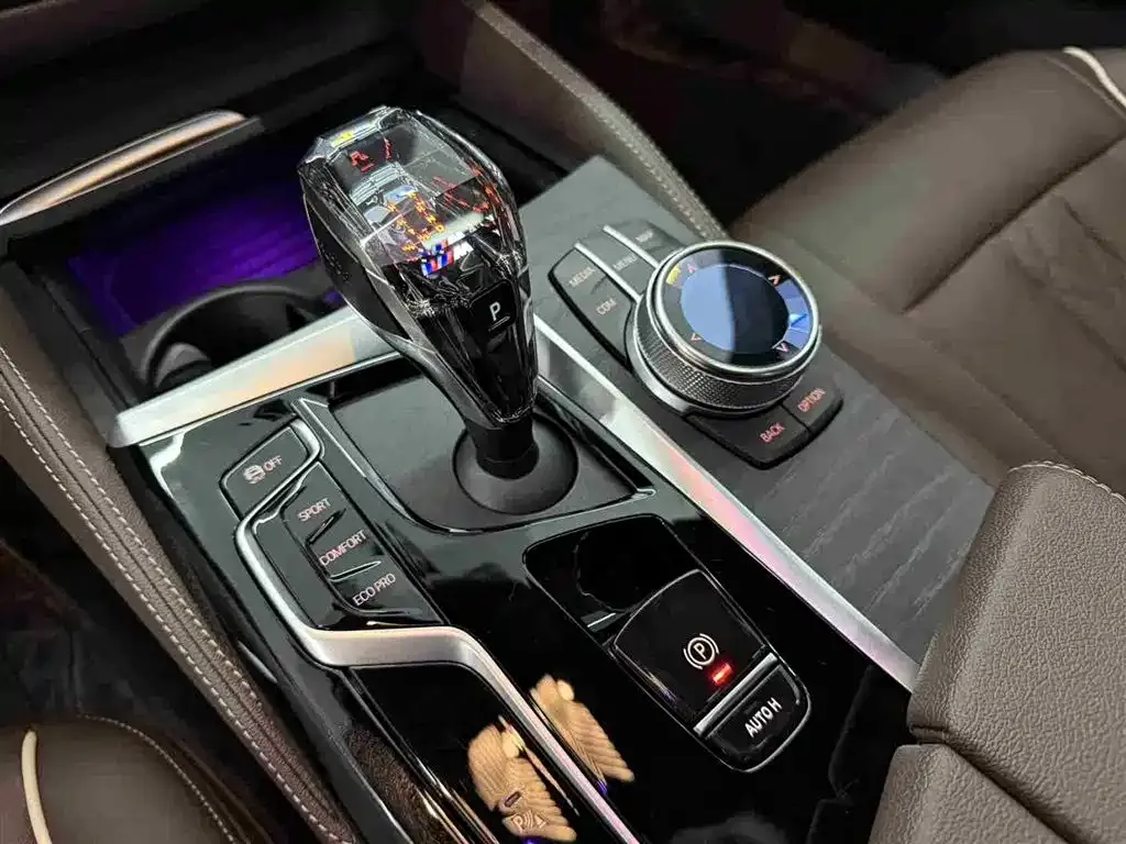 BMW 5 Series — фото 10