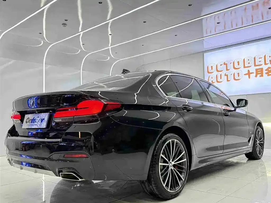 BMW 5 Series — фото 5