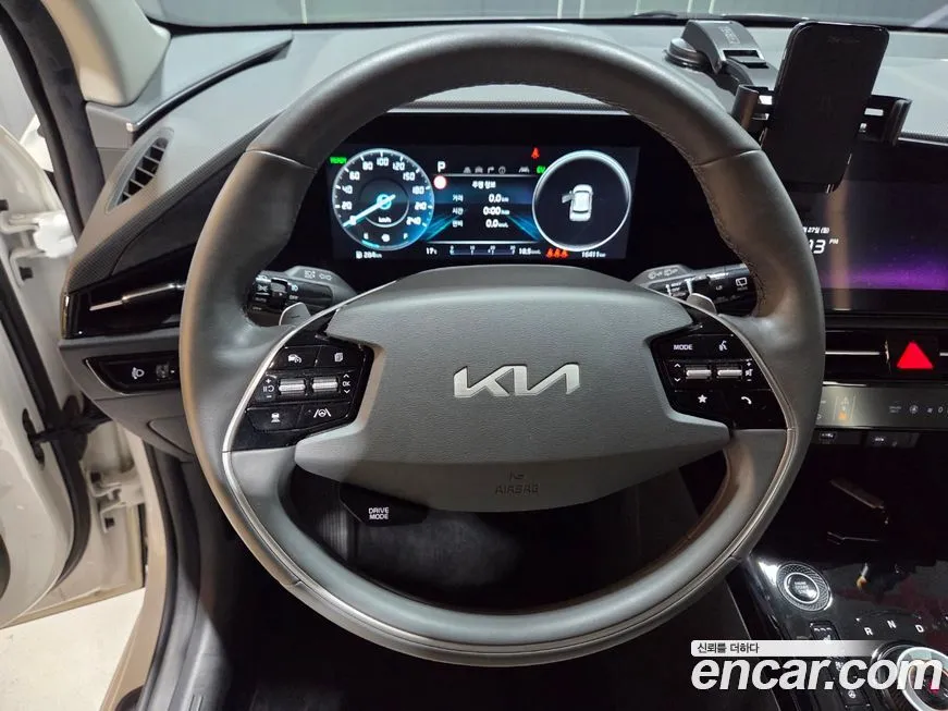 Kia Niro — фото 10