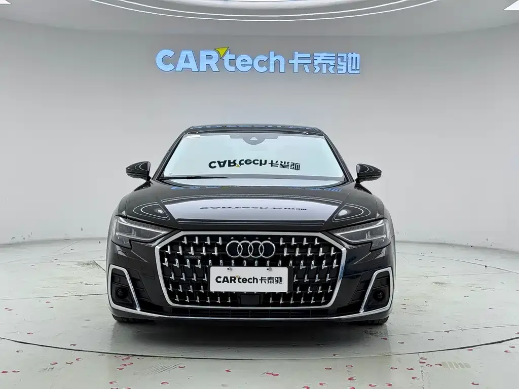 Audi A8 — фото 2